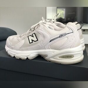 New balance 530 Moonbeam sea salt 8.5 Women. Unisex
